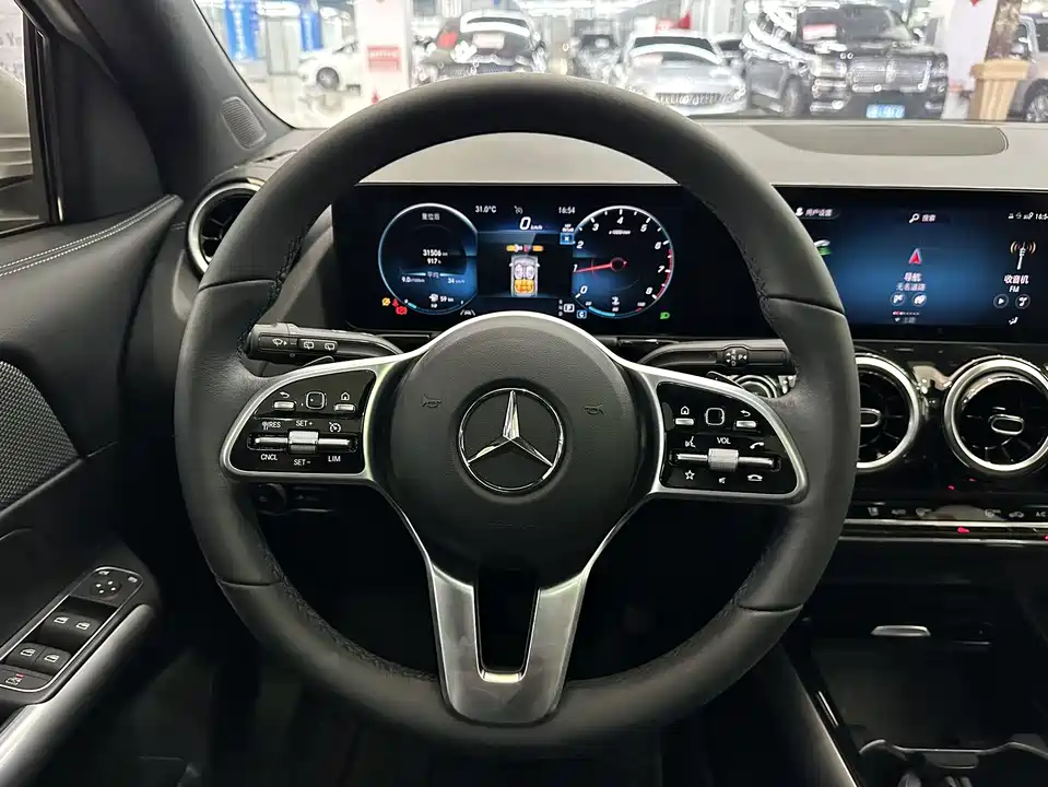 Mercedes-Benz GLA