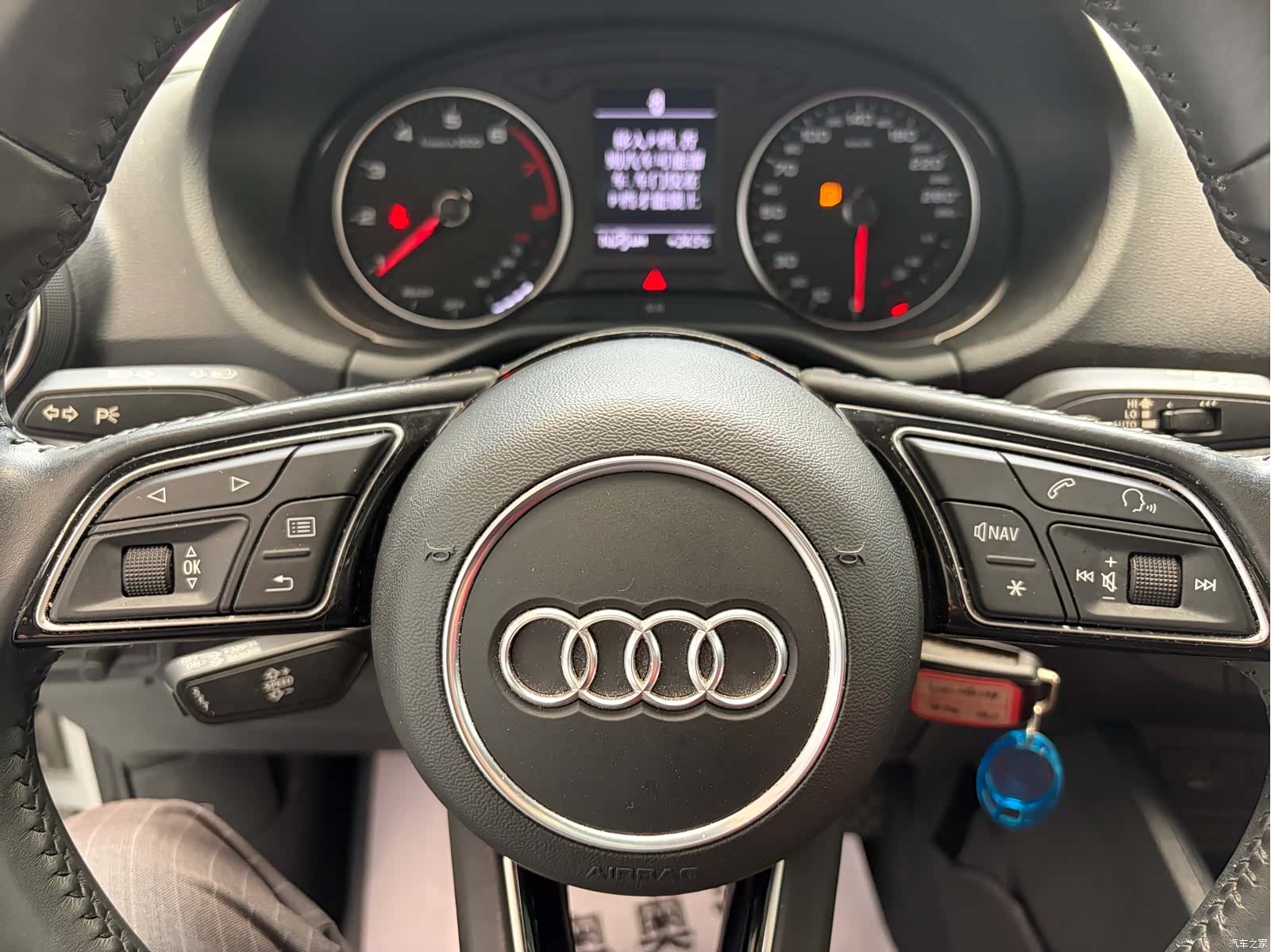 Audi Q2L, 2021 8