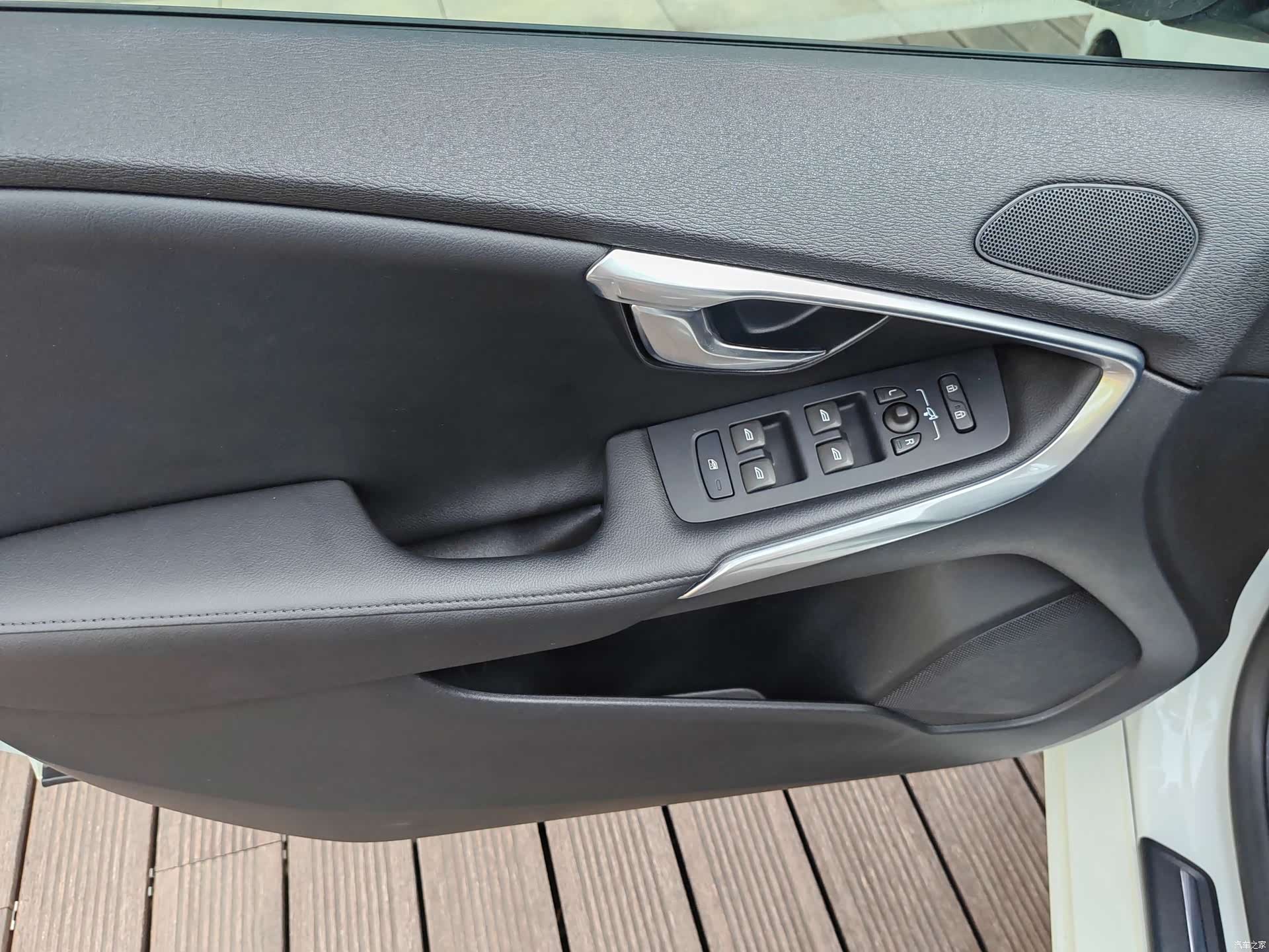 Volvo V40, 2015 8