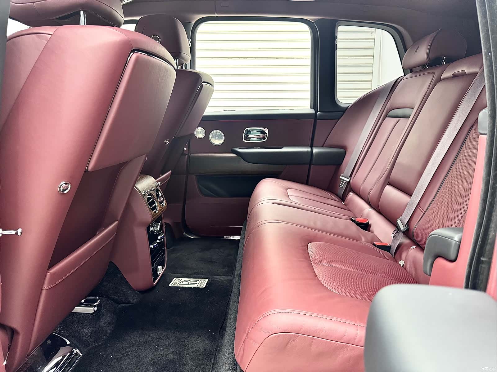 Rolls-Royce Cullinan, 2022 13
