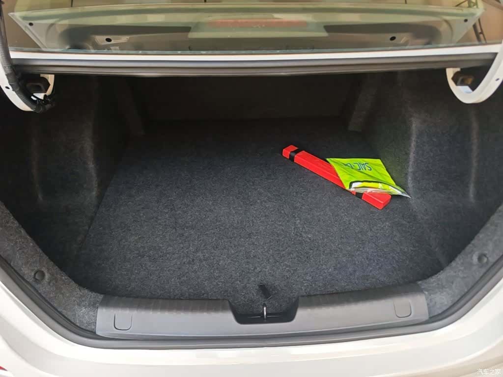 Chevrolet 320, 2019 19