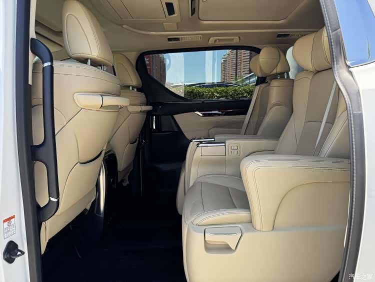 Toyota Alphard, 2015 7