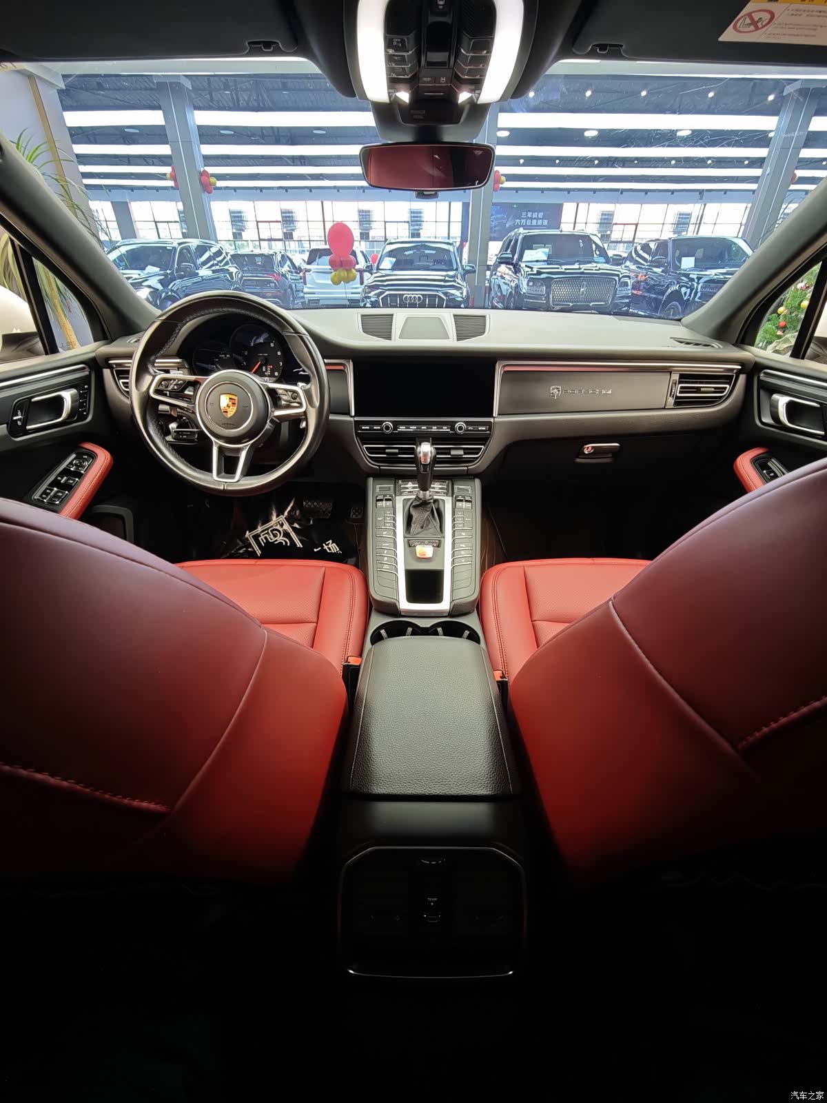 Porsche Macan, 2020 все фото