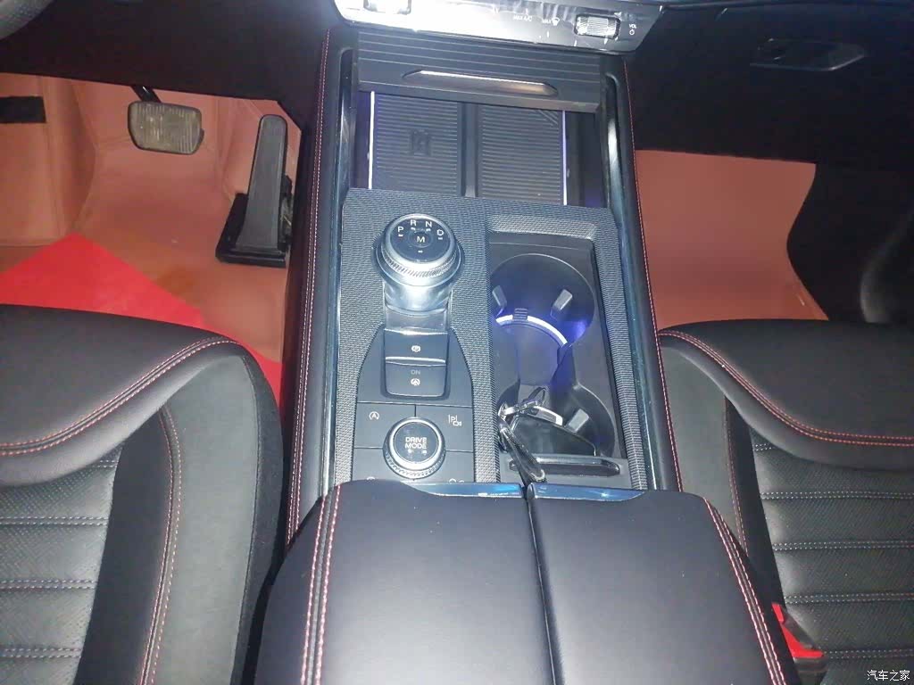 Ford Explorer, 2023 9