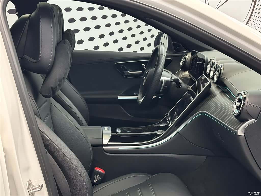 Mercedes-Benz C-Class, 2024 8