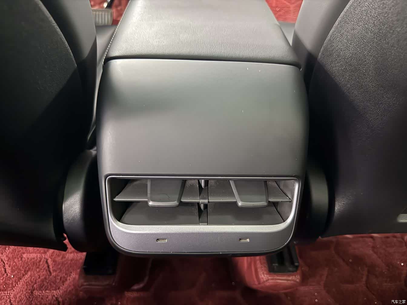 Tesla Model Y, 2023 9
