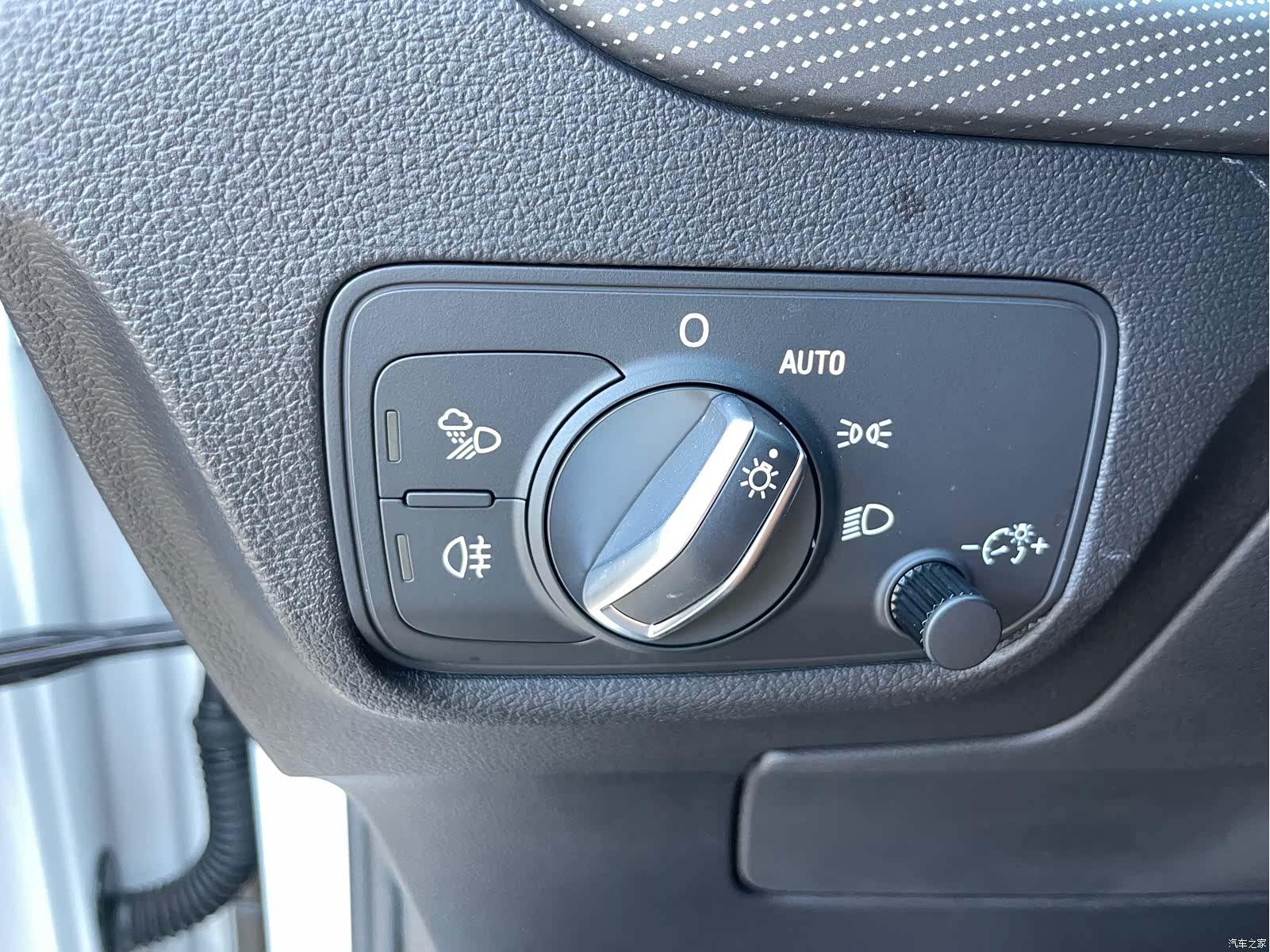 Audi Q2L, 2022 10