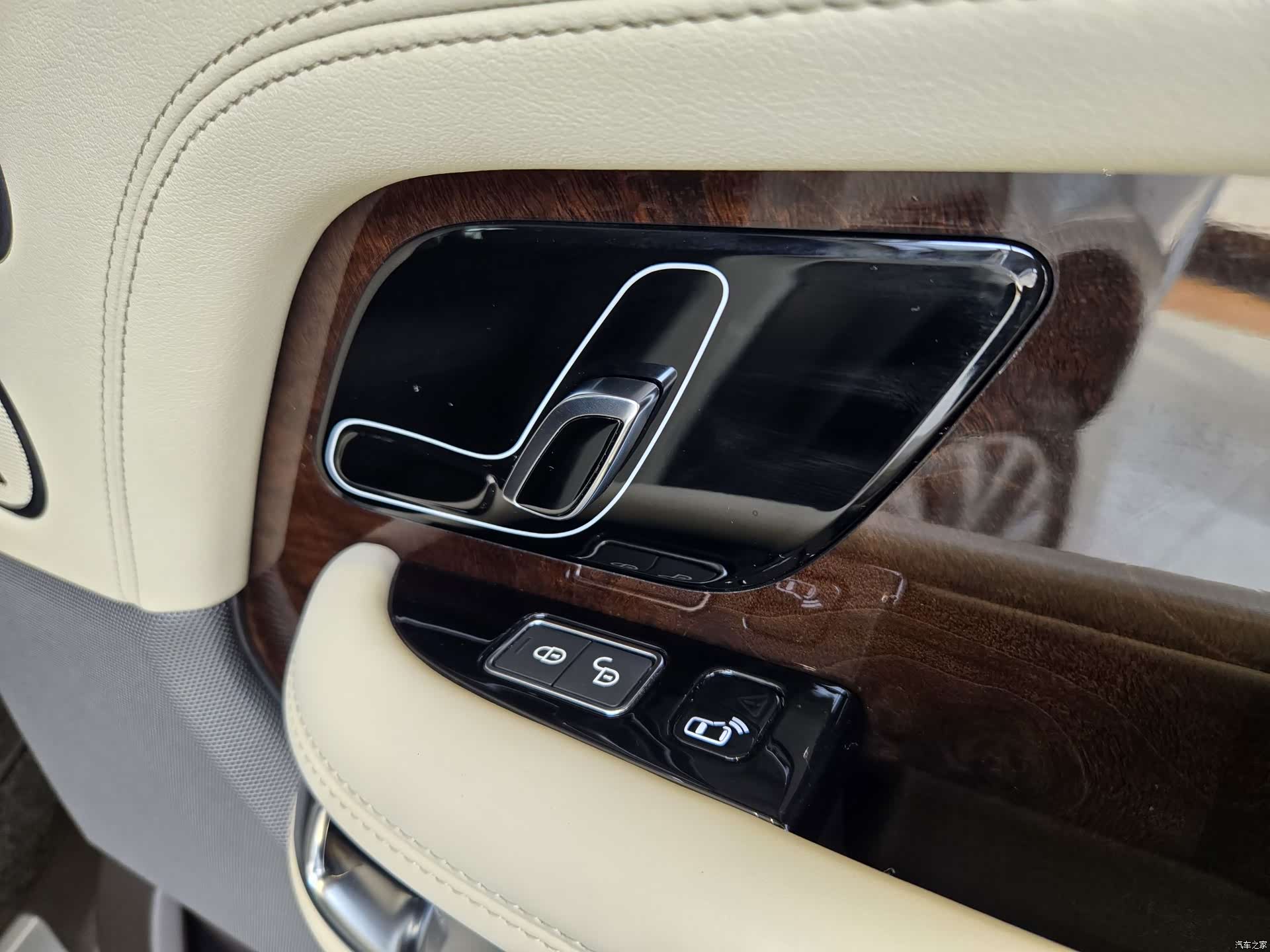 Land Rover Range Rover, 2019 28