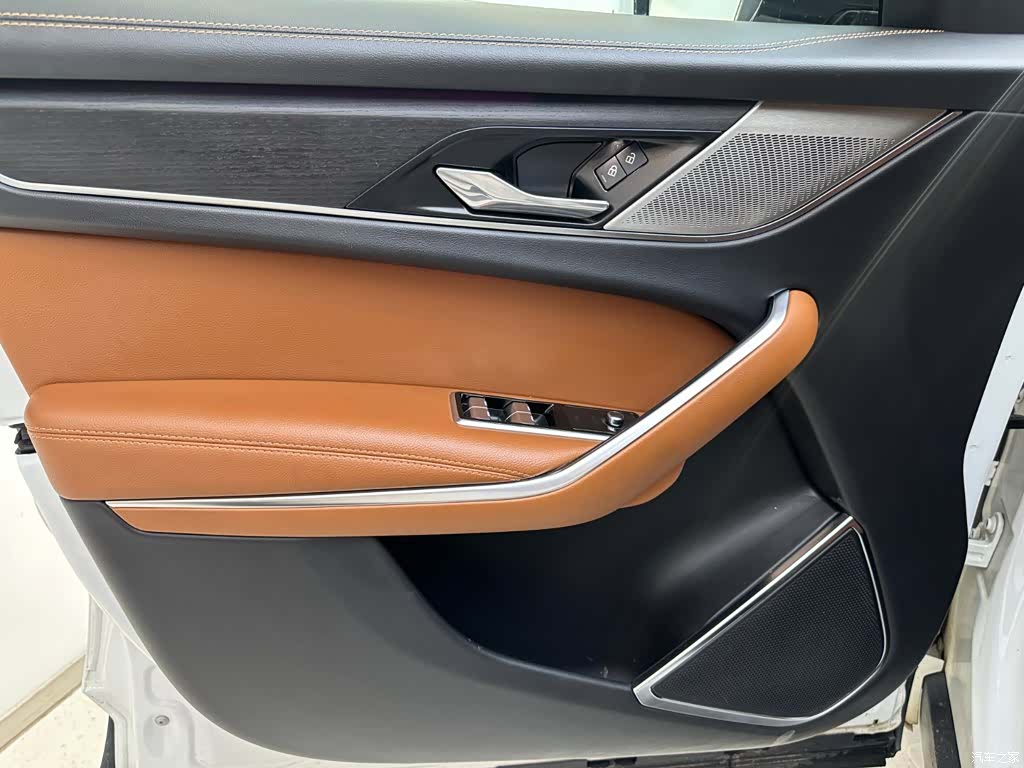 Jaguar F-PACE, 2023 11