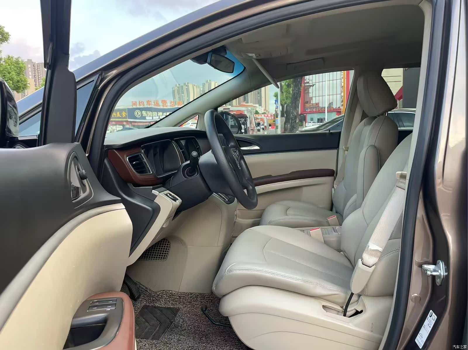 Buick GL8, 2019 4