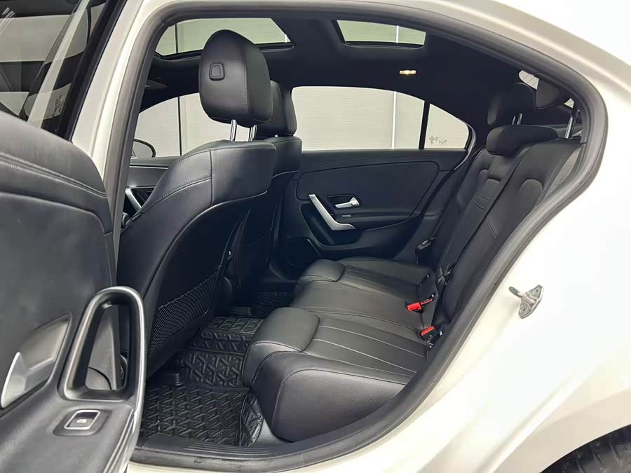 Mercedes-Benz A-Class 2022, фото 18