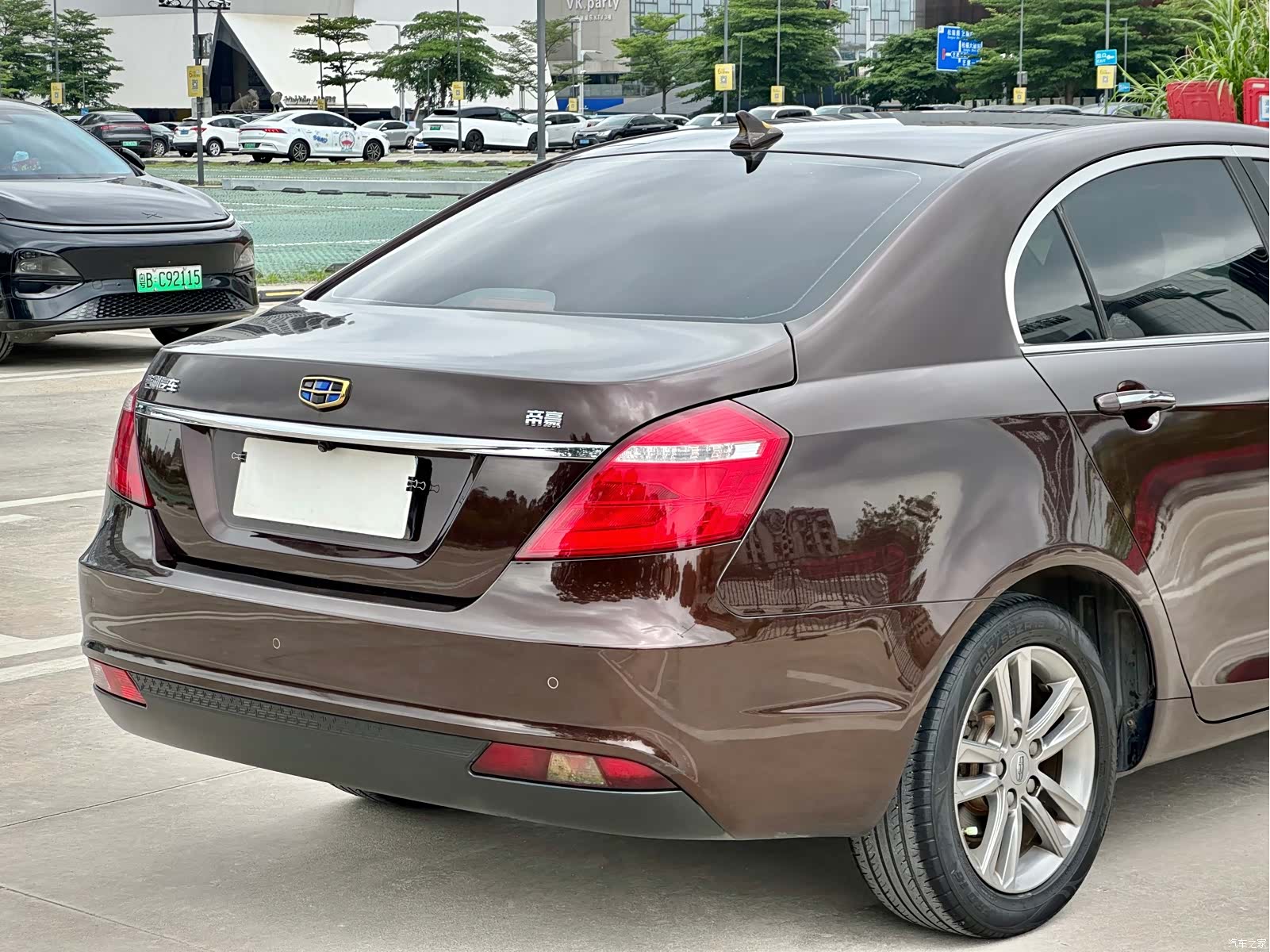 Geely Emgrand, 2017 9