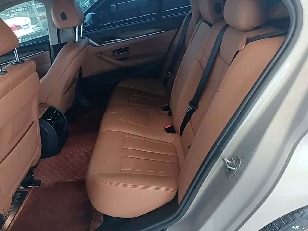 BMW 5 Series, 2018 17