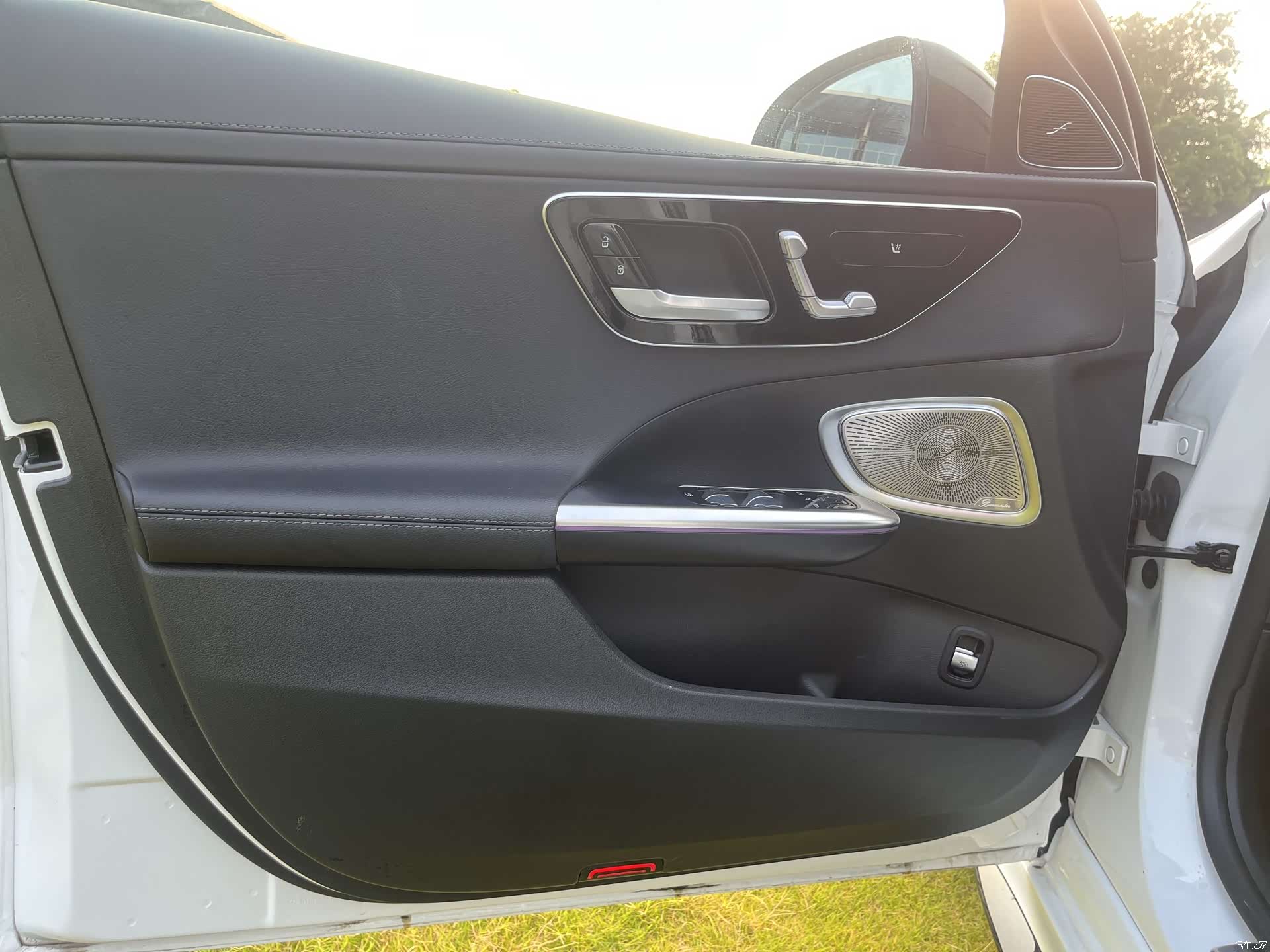 Mercedes-Benz C-Class, 2024 16