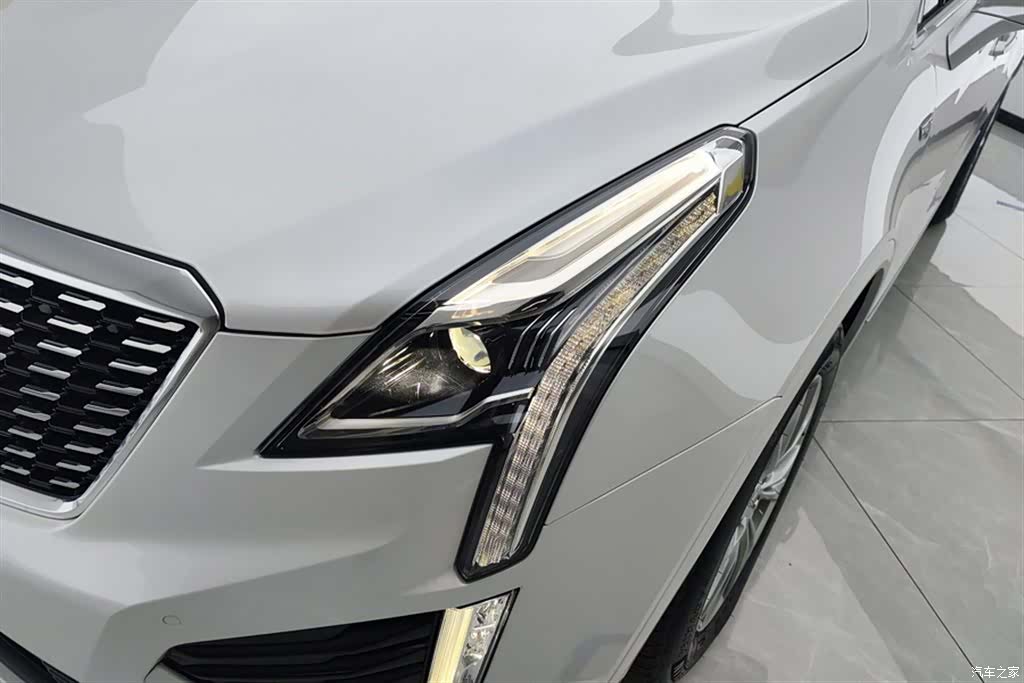 Cadillac XT5, 2023 все фото
