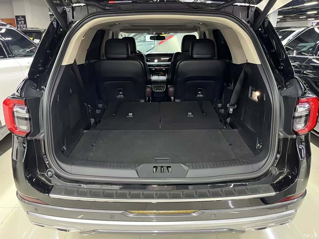 Ford Explorer, 2023 15
