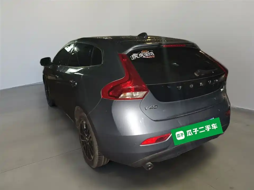 Volvo V40