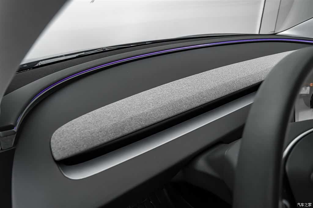 Tesla Model 3, 2025 14
