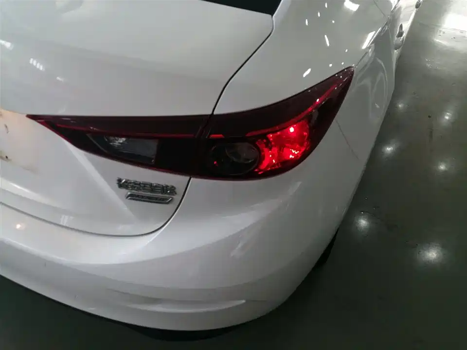 Mazda 3 Angkesaila