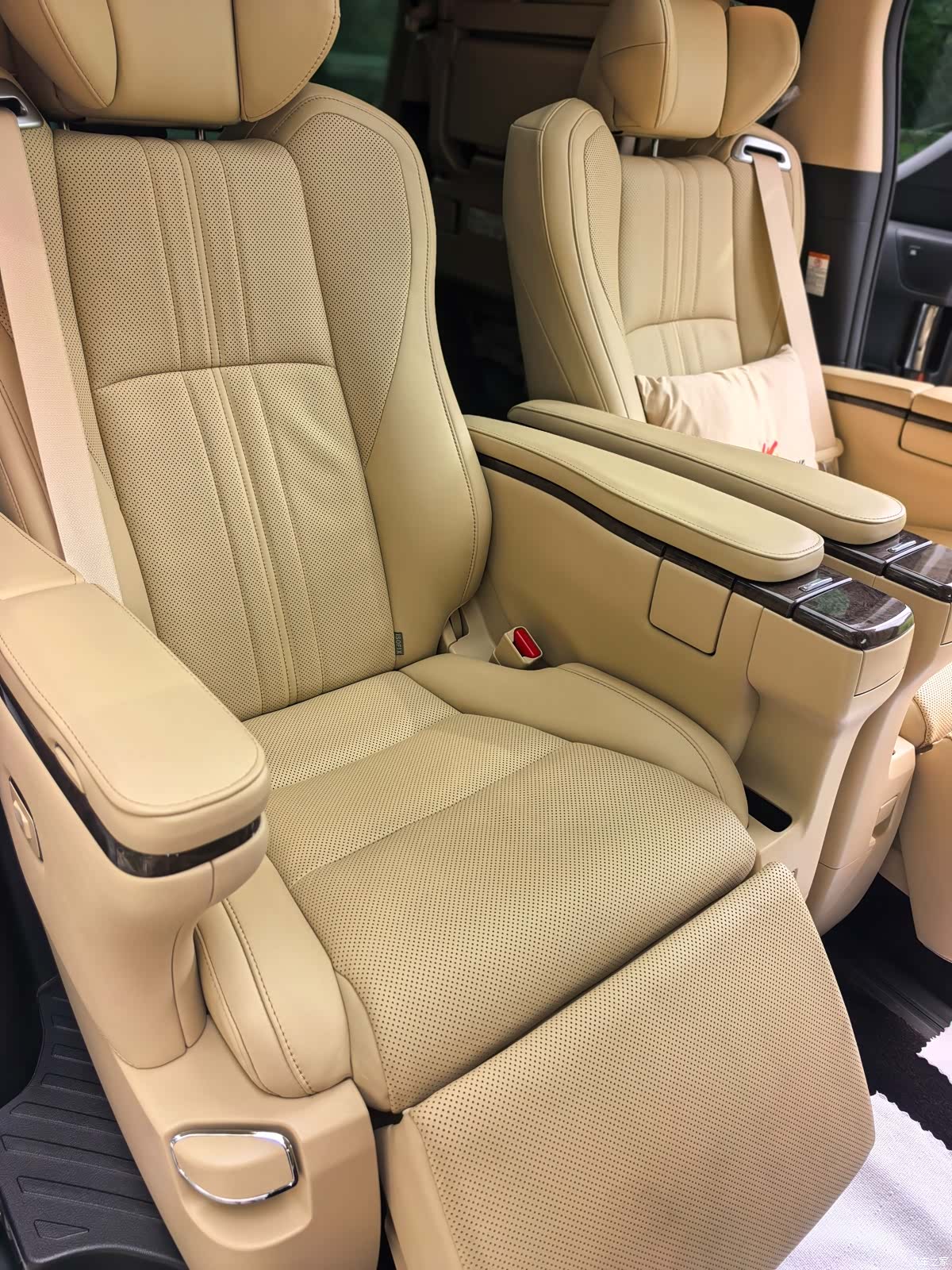 Toyota Vellfire, 2021 25