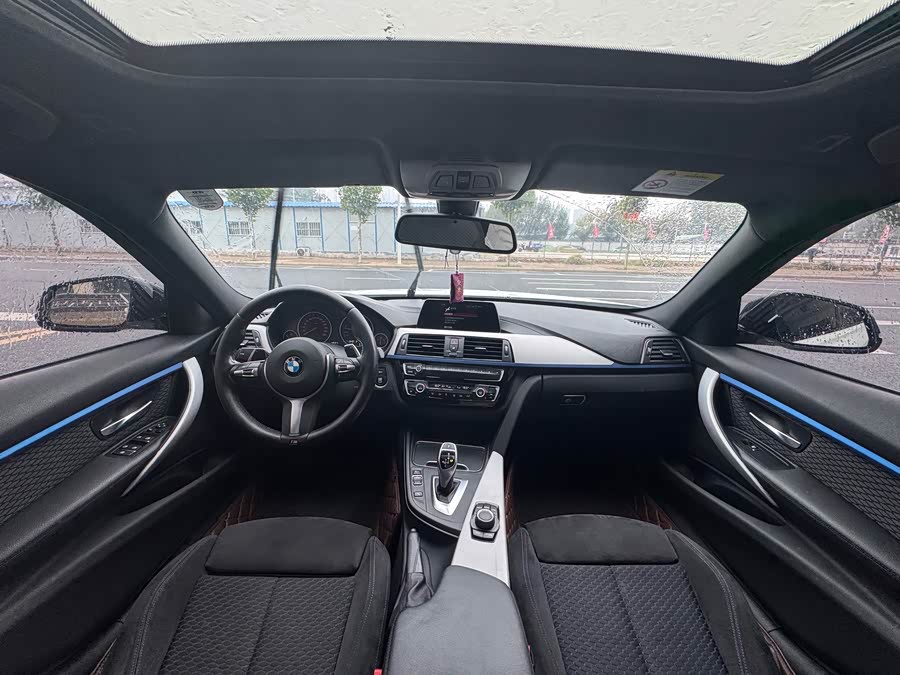 BMW 3 Series 2018, фото 11