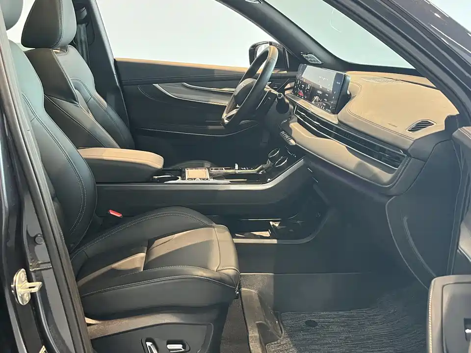 Exeed Chasing the wind