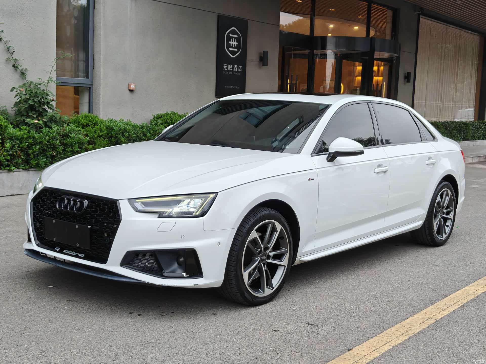 Audi A4L, 2019 1