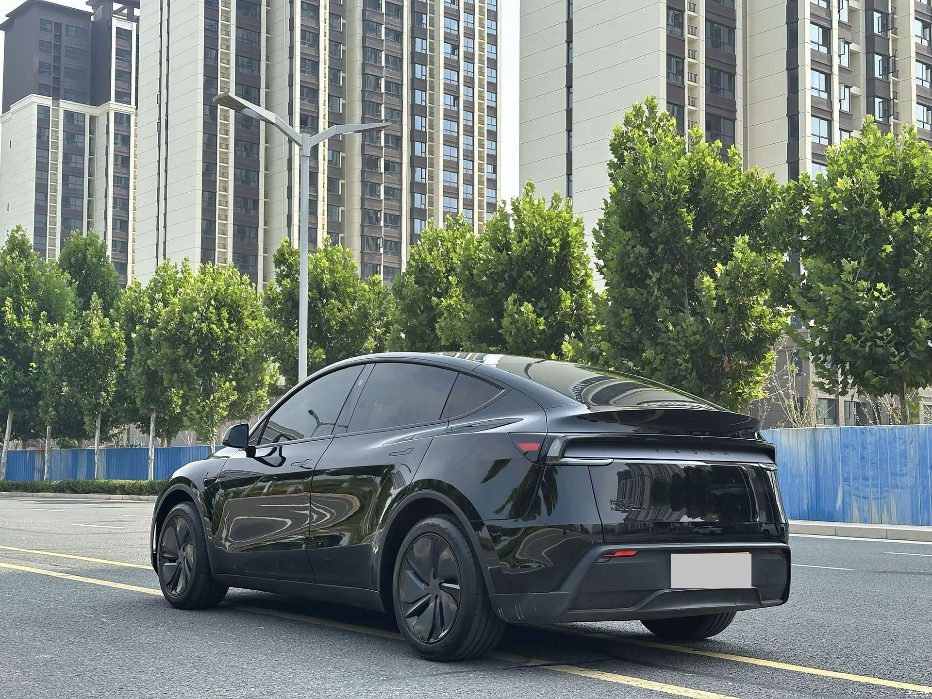 Tesla Model Y, 2026 10