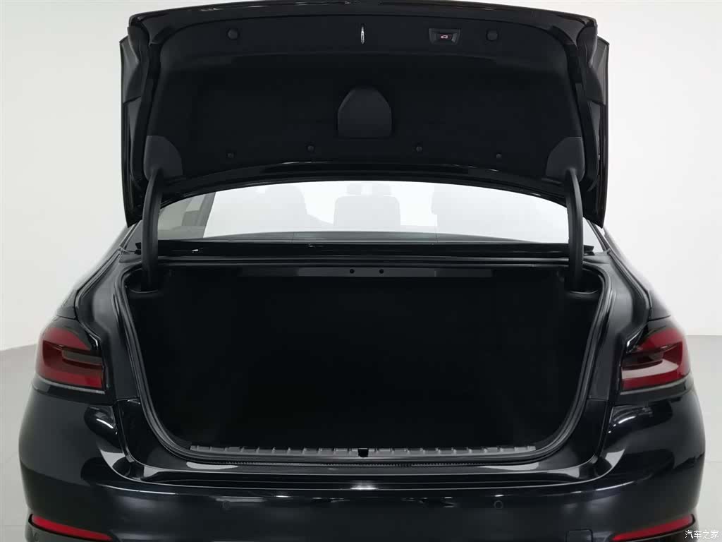 BMW 5 Series, 2020 16