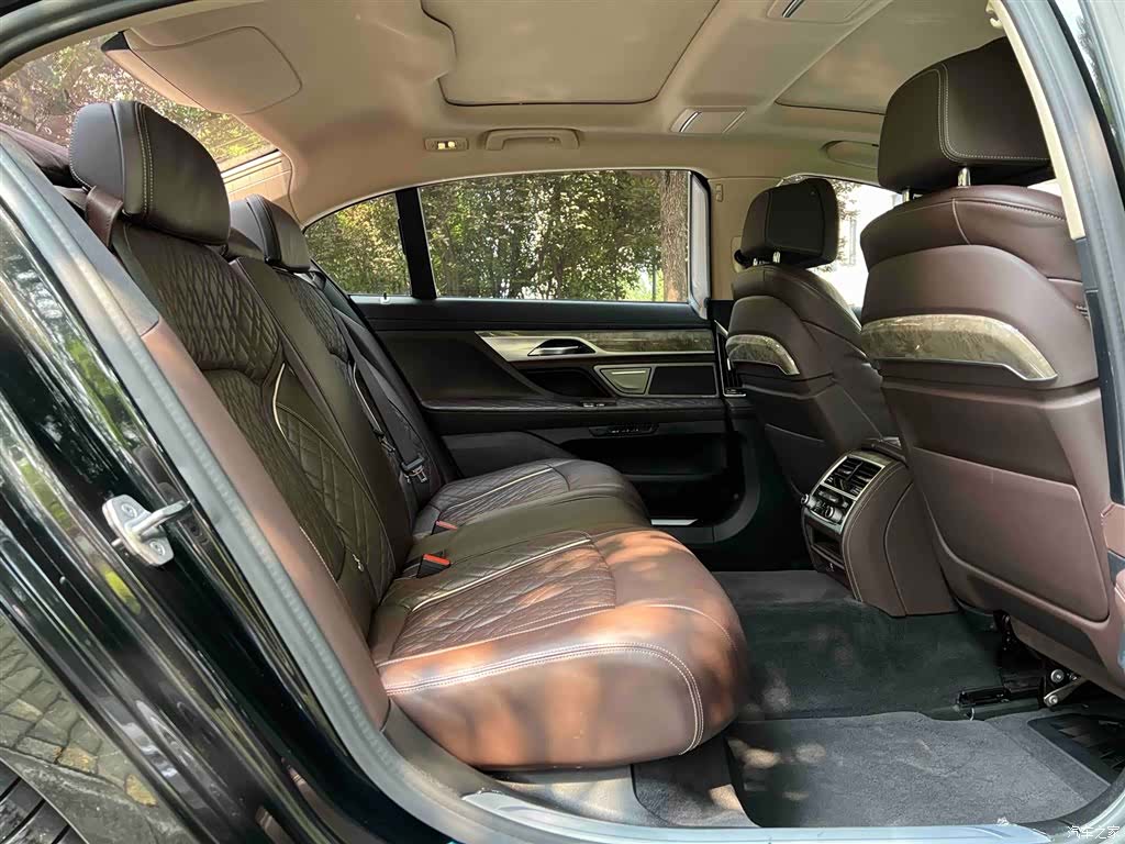 BMW 7 Series, 2021 24