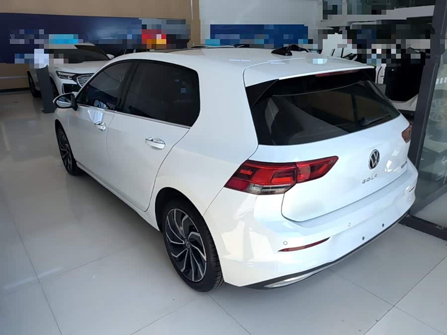 Volkswagen Golf 2024, фото 5