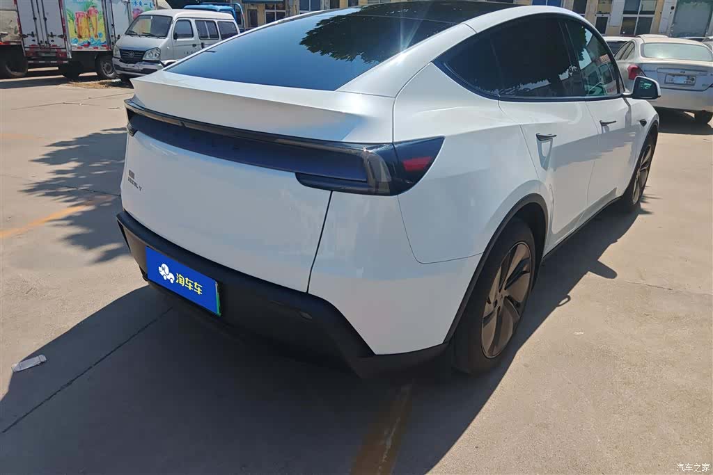 Tesla Model Y, 2025 3