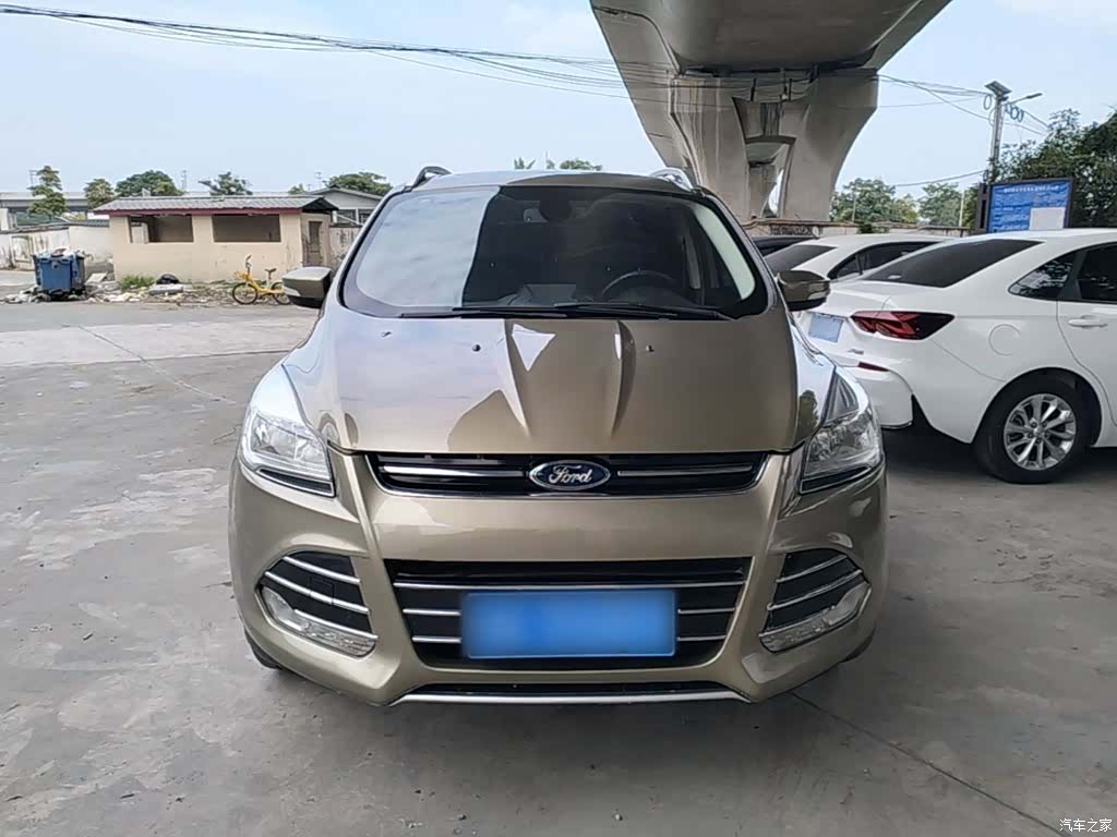 Ford Kuga, 2015 3