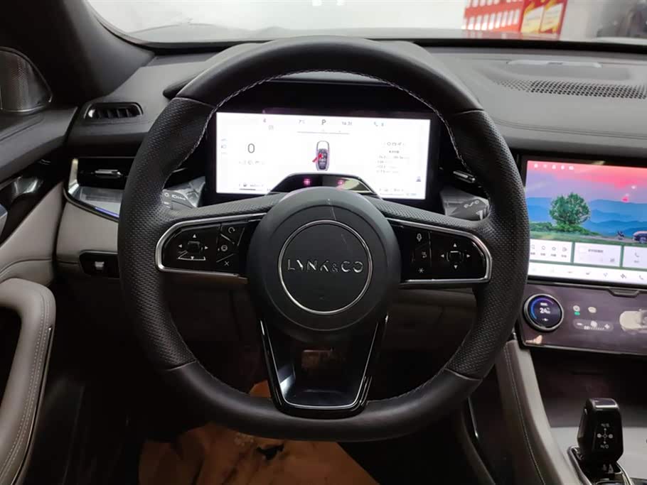 Lynk & Co 09 EM-P