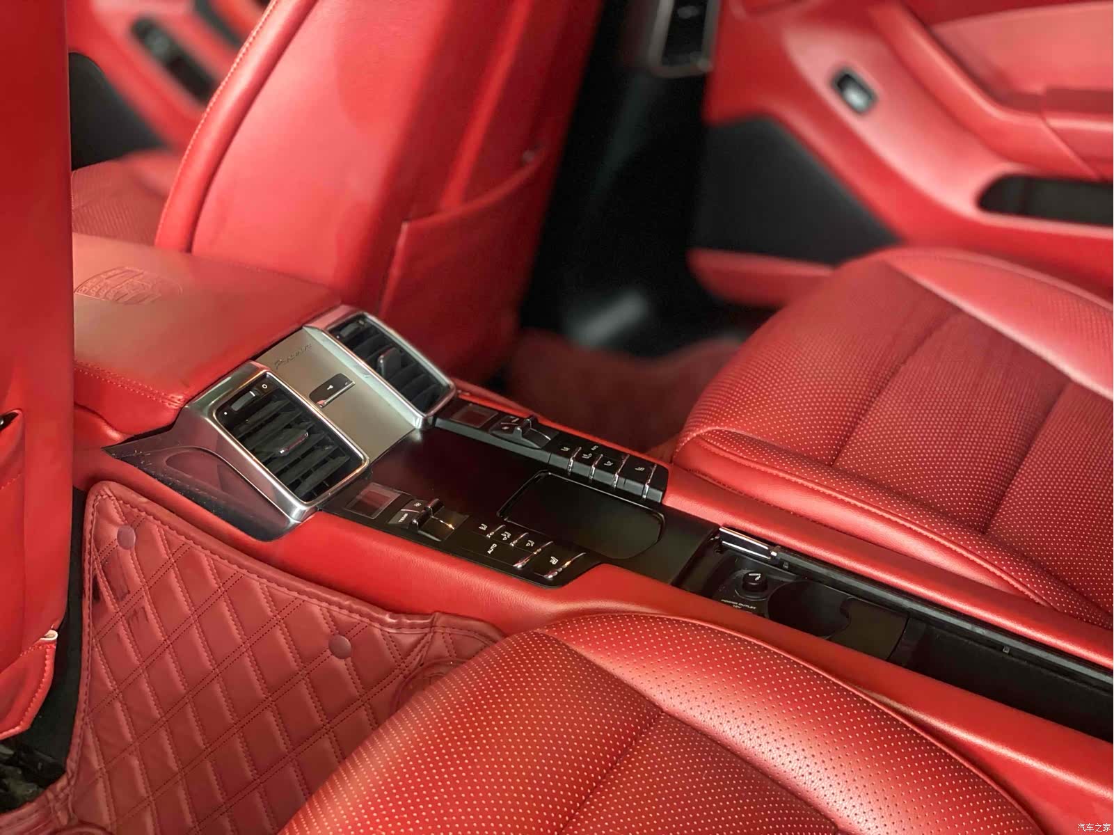 Porsche Panamera, 2011 7