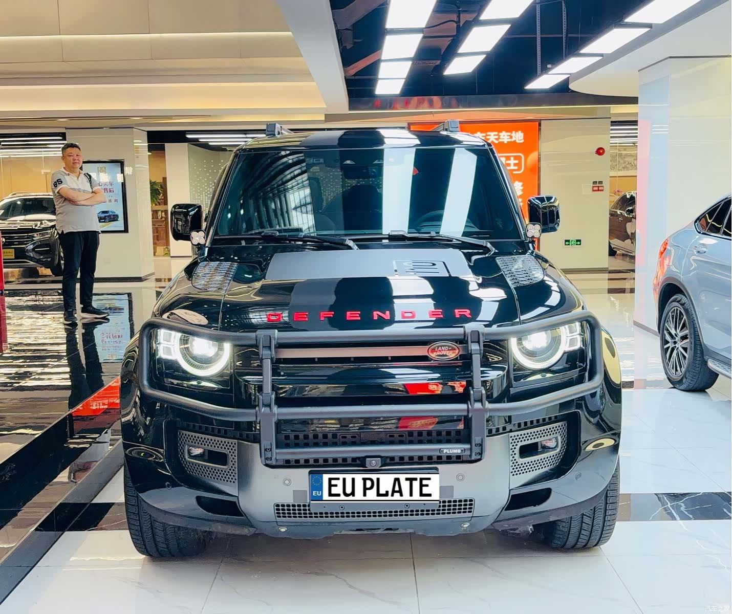 Land Rover Defender, 2023 2