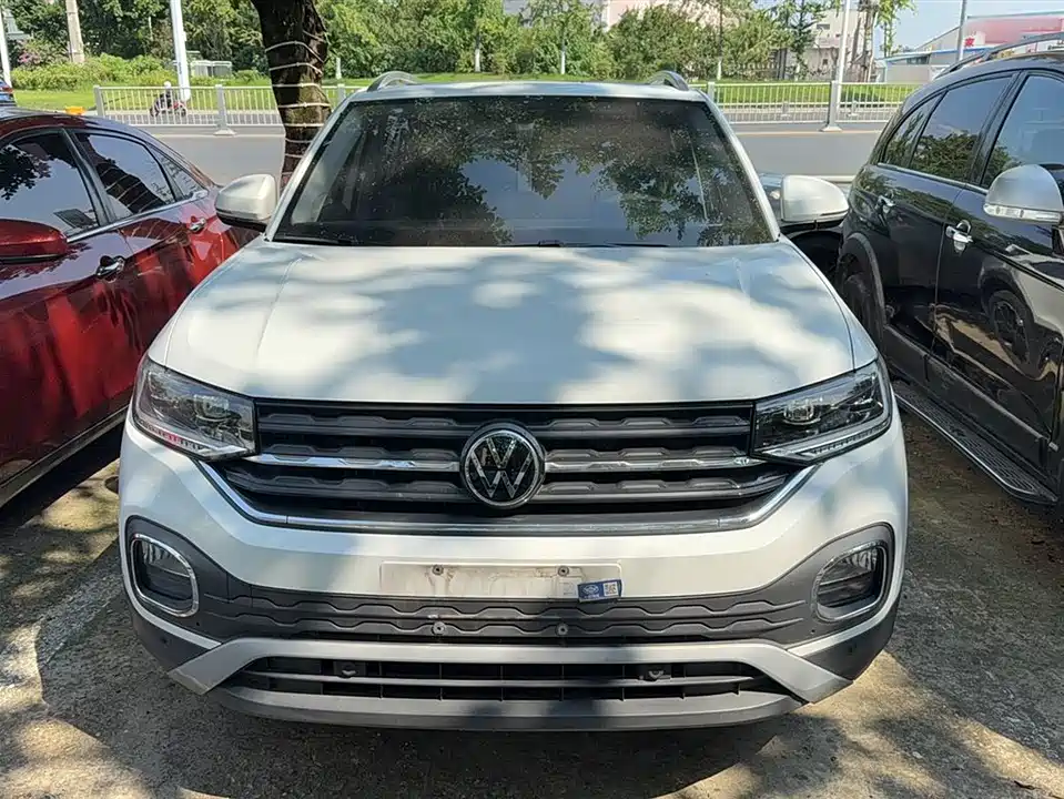 Volkswagen Exploring the shadow