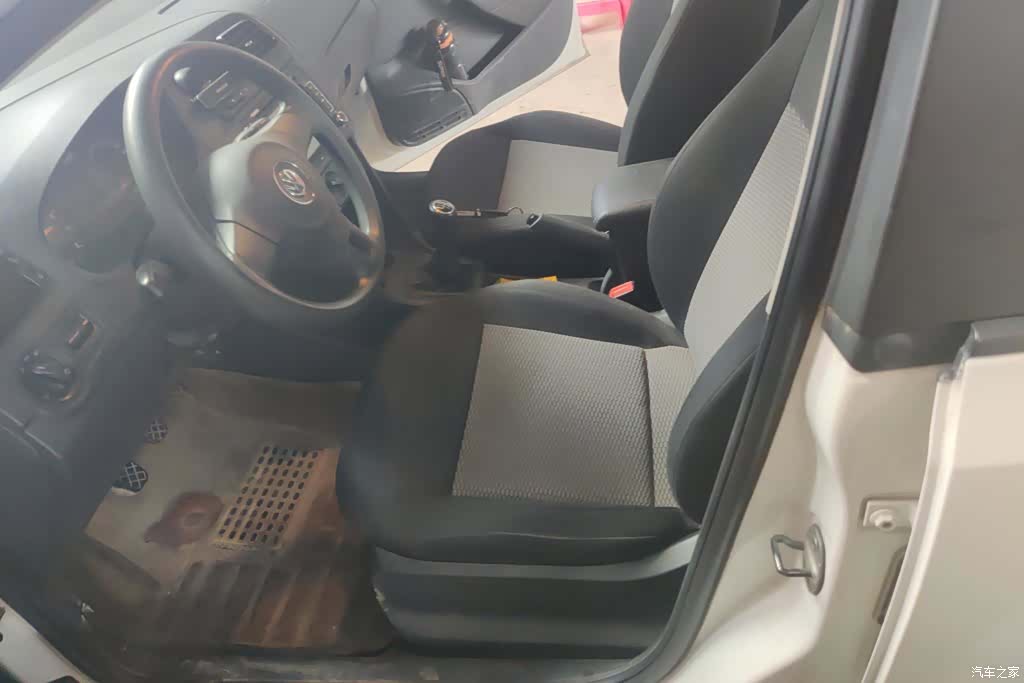 Volkswagen Polo, 2014 9