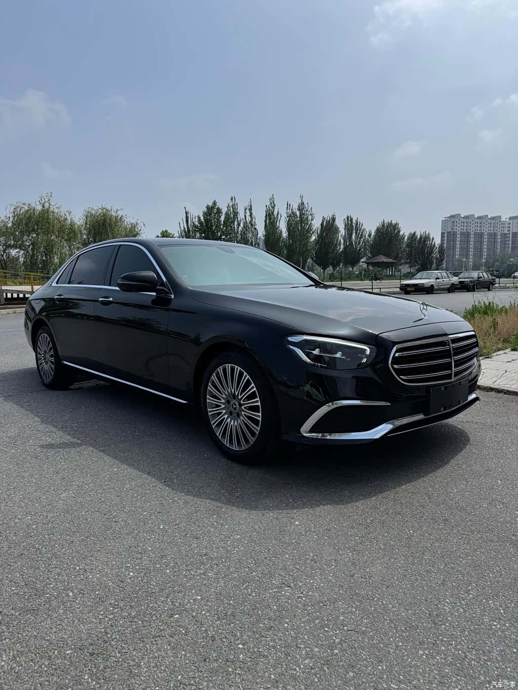 Mercedes-Benz E-Class, 2023 3