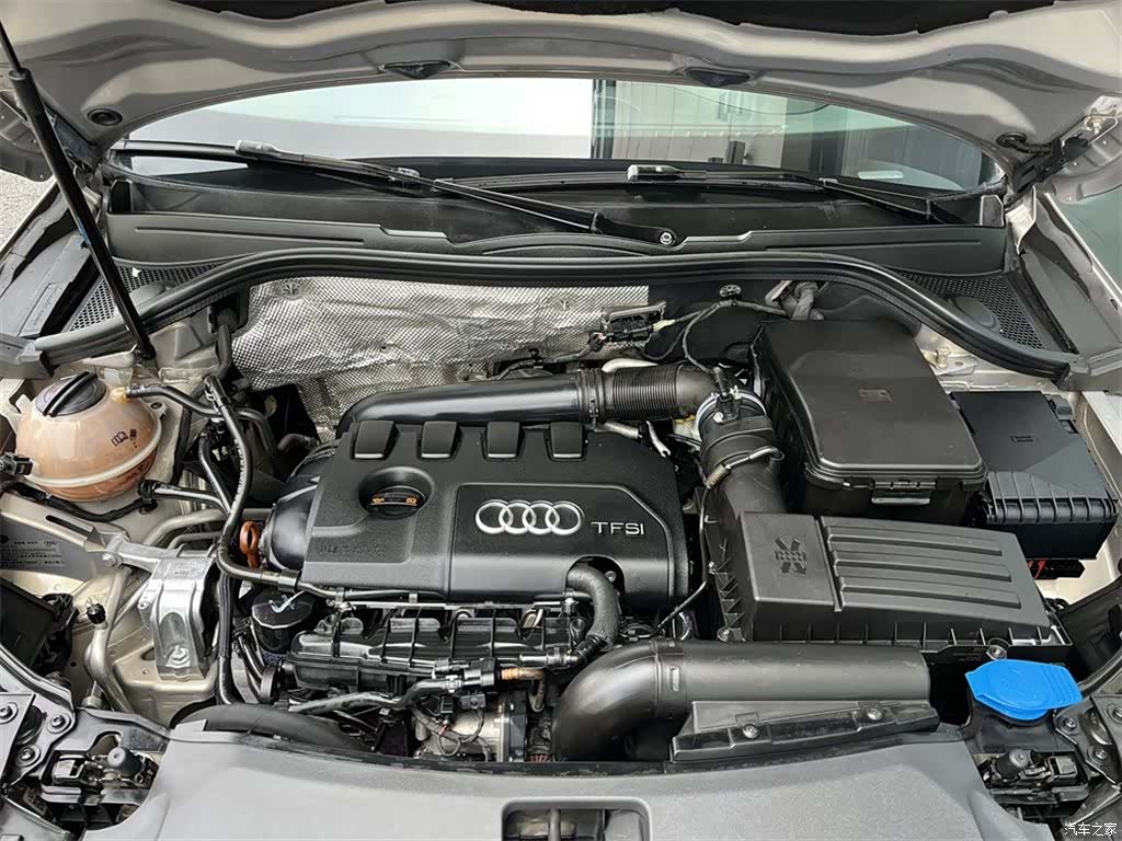 Audi Q3, 2013 8