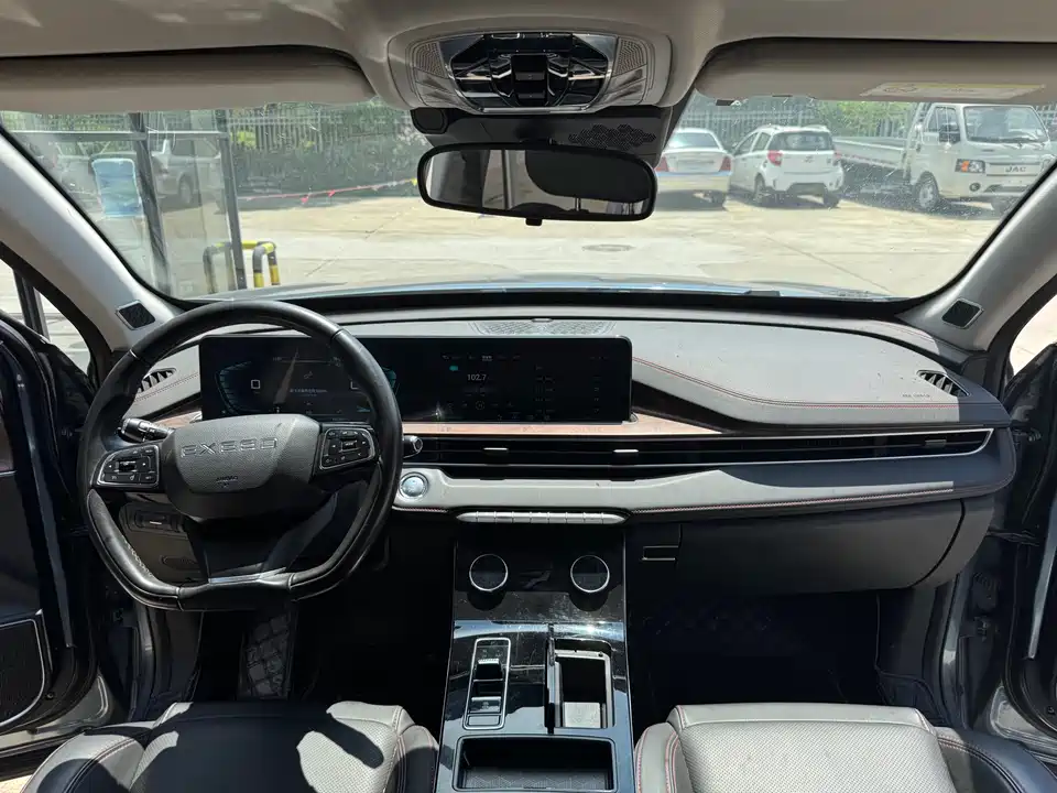 Exeed Chasing the wind