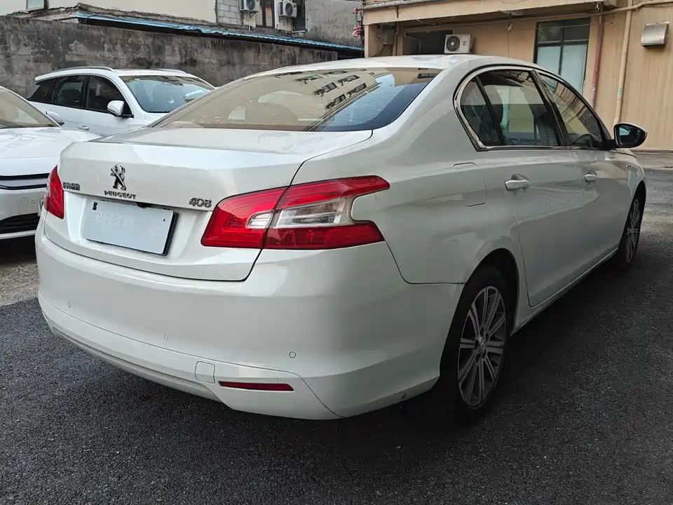 Peugeot 408