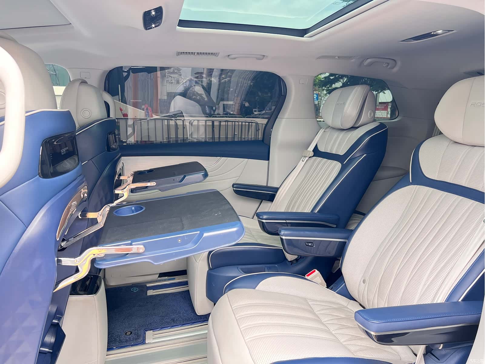 Roewe iMAX8, 2021 17