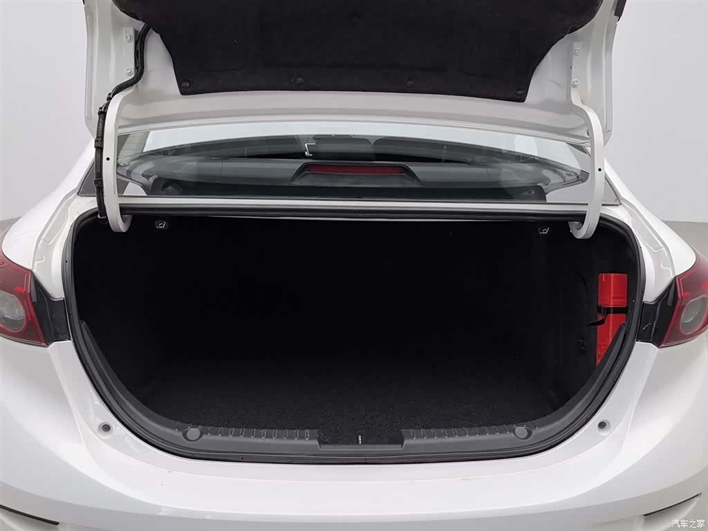 Mazda Mazda3, 2016 16