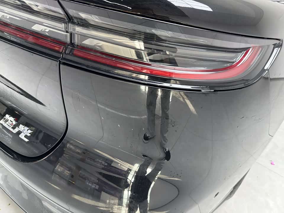 VOYAH Lantu chasing light