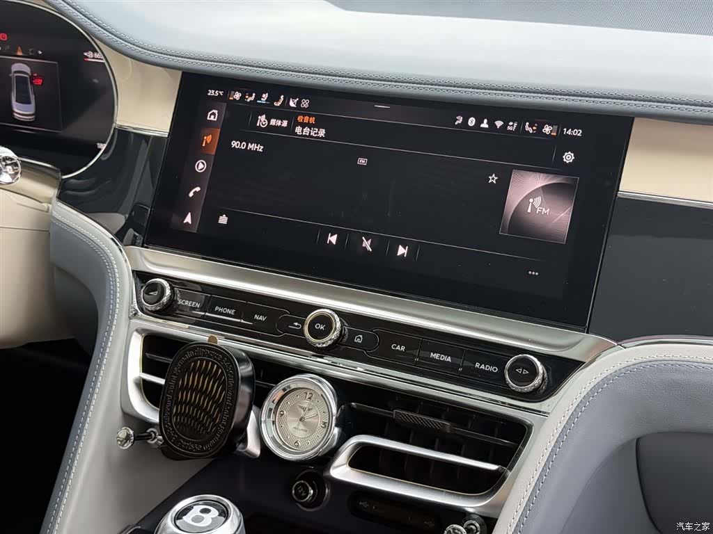 Bentley Flying Spur, 2025 22