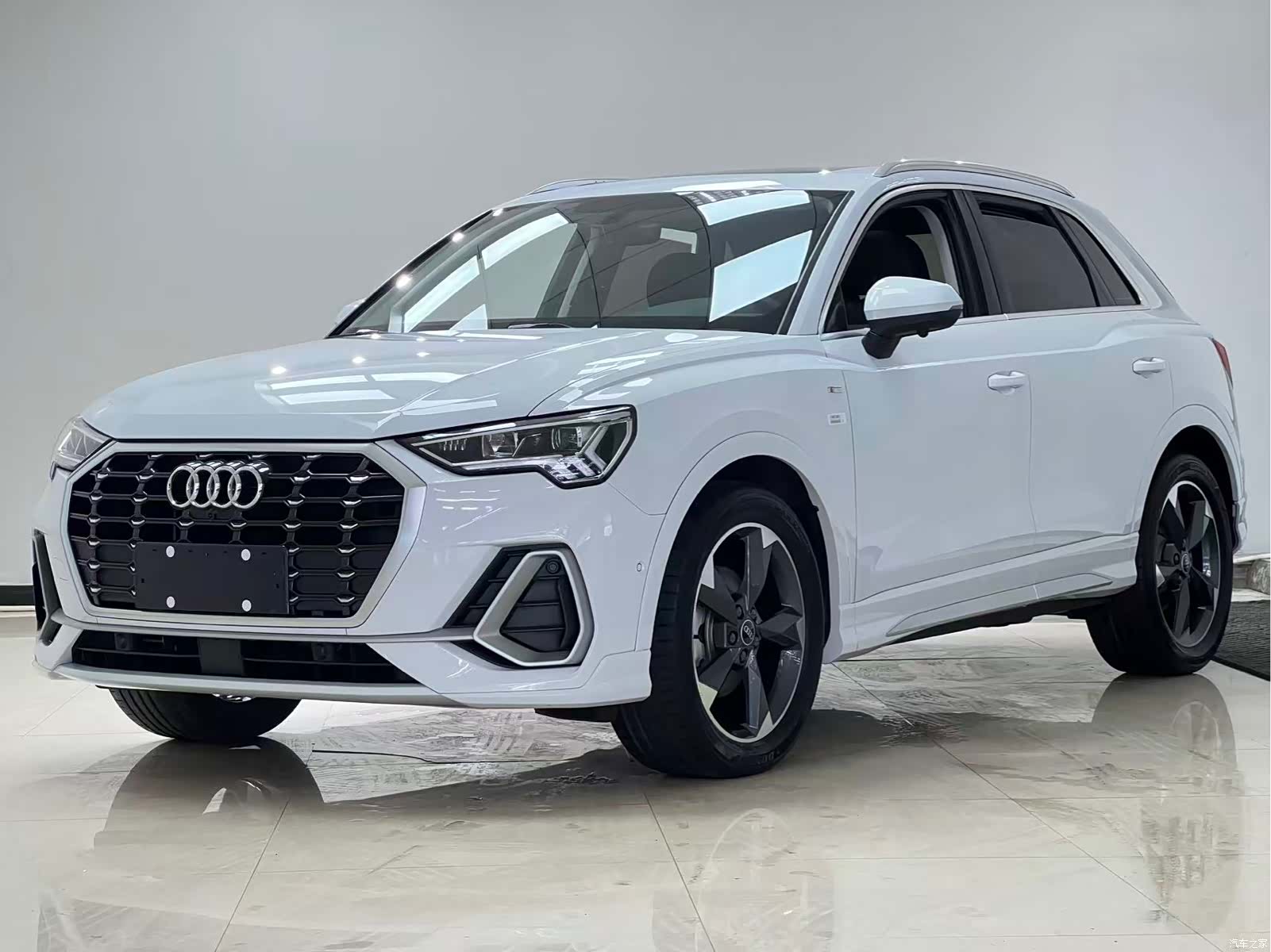 Audi Q3, 2022 1