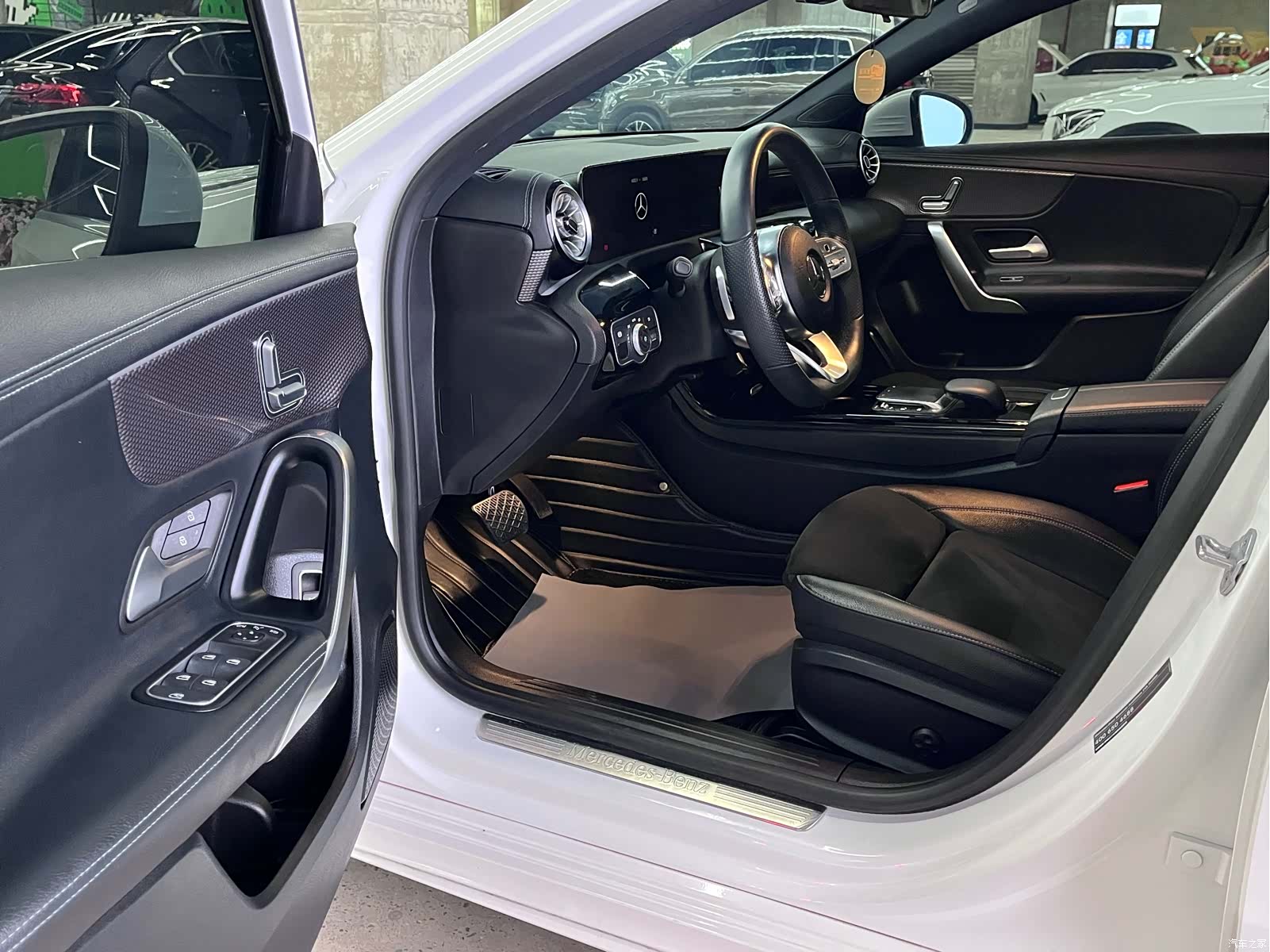 Mercedes-Benz A-Class, 2023 11