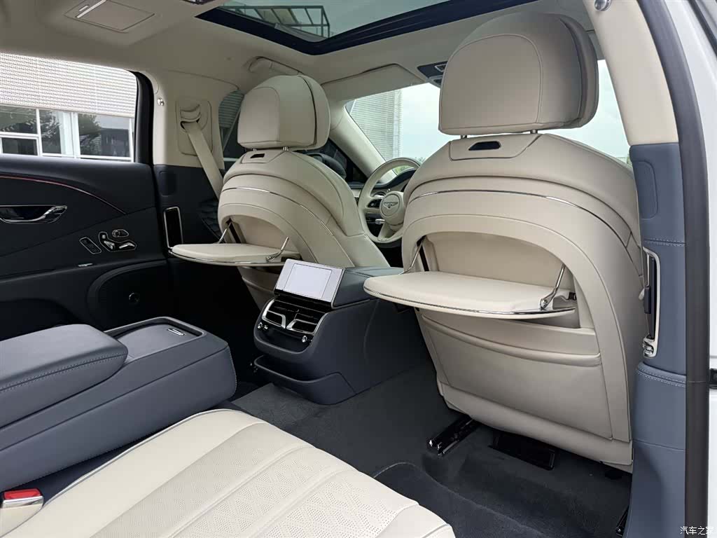Bentley Flying Spur, 2025 37