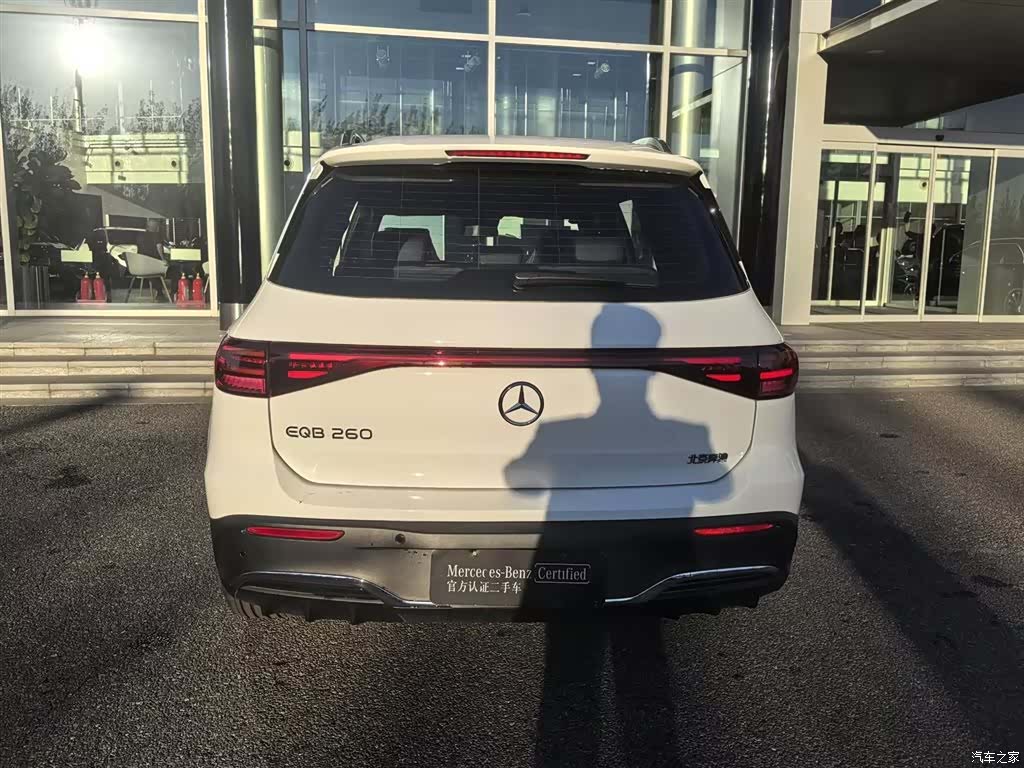 Mercedes-Benz EQB, 2025 4